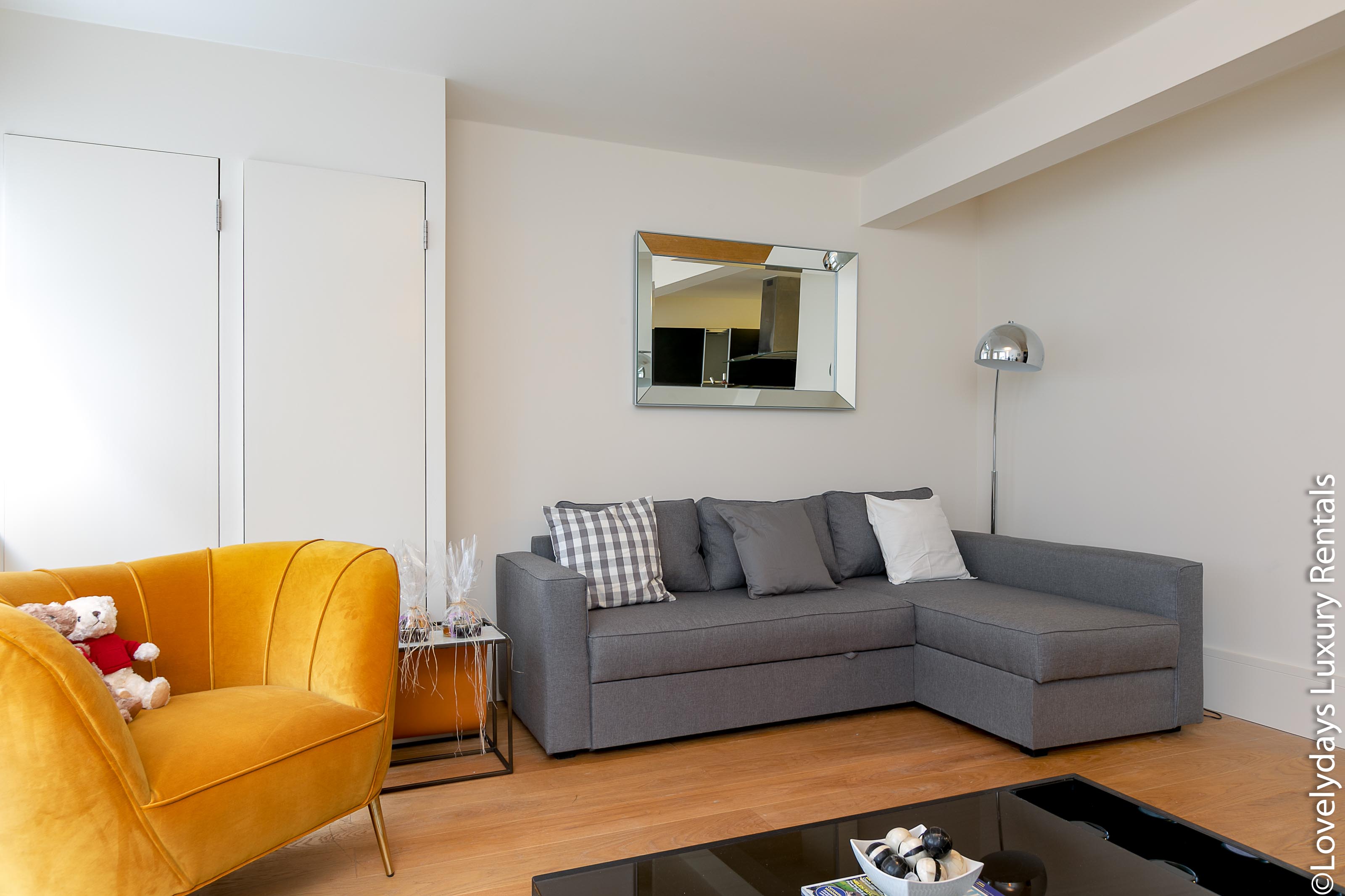 Lovelydays luxury service apartment rental - London - Soho - D'Arblay Street - Lovelysuite - 1 bedrooms - 1 bathrooms - Double living room - london serviced apartment - 92bfc9cec48b - Lovelydays